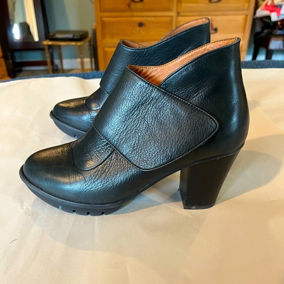 L’Amour Des Pieds Eviemae Black Nappa Buttery Soft Leather Ankle Boot Sz 8M - Picture 1 of 16